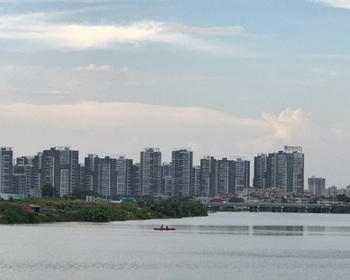 ……小雨后